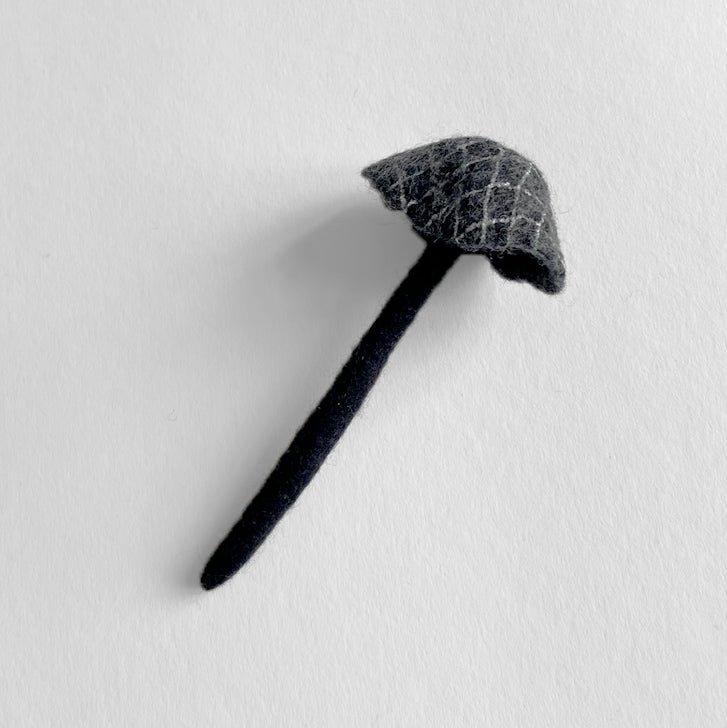 Kinoko - brooch mushroom gray white pattern