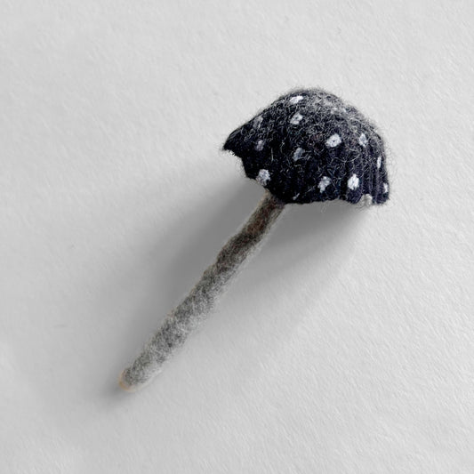 Kinoko - brooch mushroom gray white dots